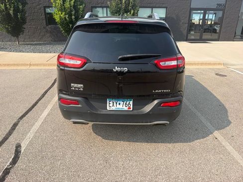 Used 2018 Jeep Cherokee Limited AWD/4WD image 3