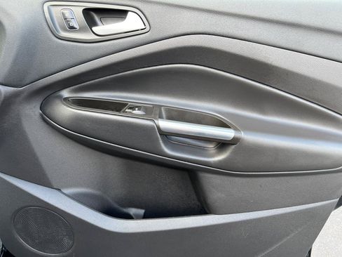 Used 2017 Ford Escape SE w/ SE Sport Appearance Package FWD image 31