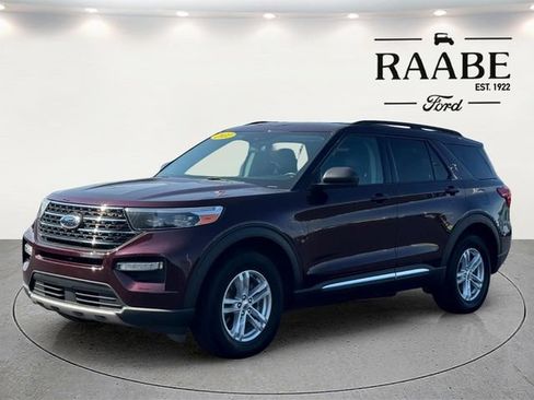 Used 2022 Ford Explorer XLT w/ Equipment Group 202A AWD/4WD image 3