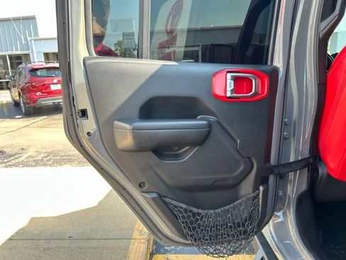 Used 2018 Jeep Wrangler Unlimited Sport S AWD/4WD image 26