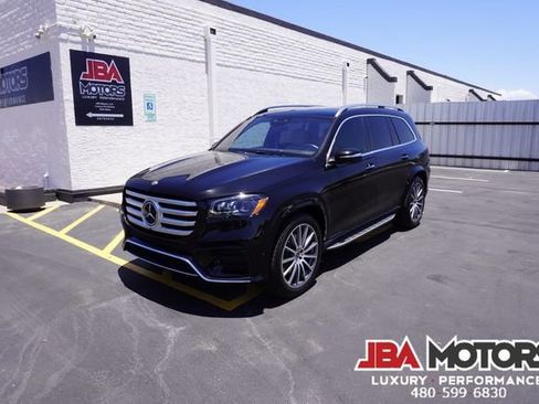 Used 2024 Mercedes-Benz GLS 580 4MATIC image 17