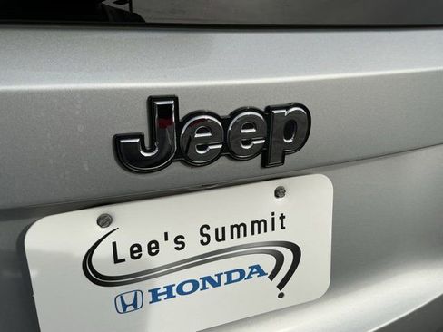 Used 2015 Jeep Renegade Latitude w/ Popular Equipment Group image 5