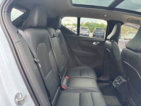 Used 2024 Volvo XC40 B5 Plus w/ Protection Package Premier AWD/4WD image 38