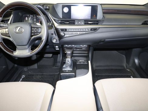 Used 2019 Lexus ES 350 w/ Premium Package image 10