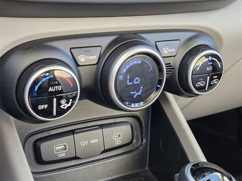 Certified 2025 Hyundai Venue SEL image 22