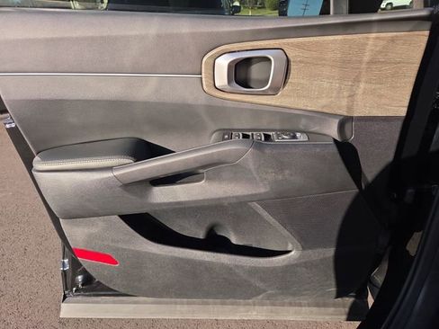 Used 2021 Kia Sorento EX image 18