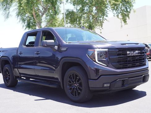 Certified 2022 GMC Sierra 1500 Elevation w/ LPO, Elevation Black Package RWD image 4