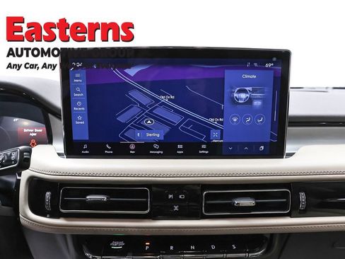 Used 2022 Lincoln Nautilus FWD w/ Premium Package image 12