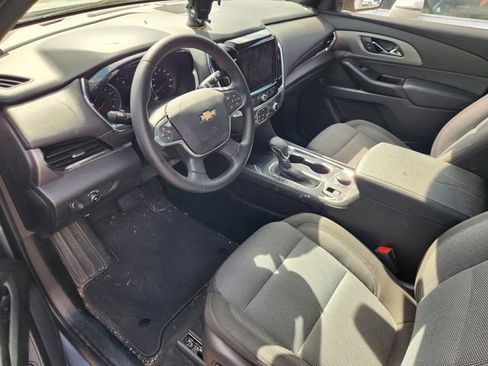 Used 2023 Chevrolet Traverse LT image 7