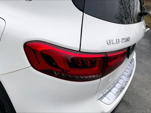 Used 2020 Mercedes-Benz GLB 250 4MATIC image 27