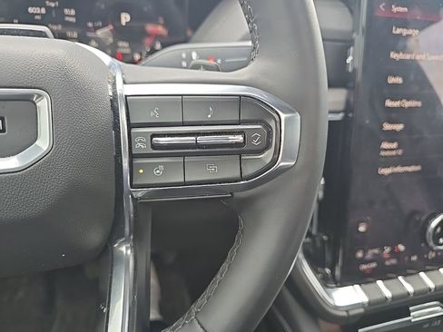 Used 2025 GMC Yukon XL Denali w/ Denali Reserve Package image 22