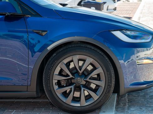 Used 2022 Tesla Model X Long Range image 39