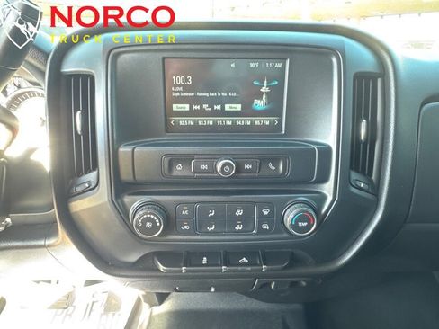 Used 2018 Chevrolet Silverado 1500 Custom image 19