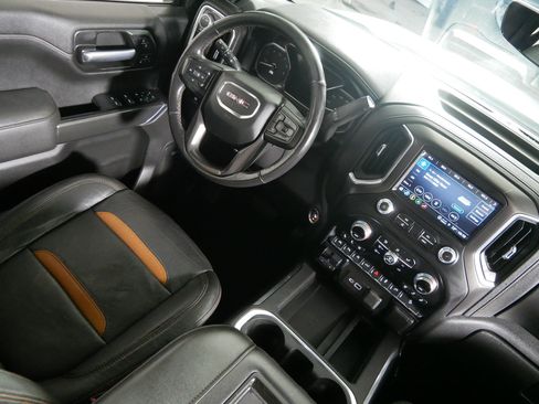 Used 2021 GMC Sierra 1500 AT4 w/ AT4 Premium Package AWD/4WD image 9