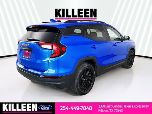 Used 2024 GMC Terrain SLE w/ Driver Convenience Package FWD image 8