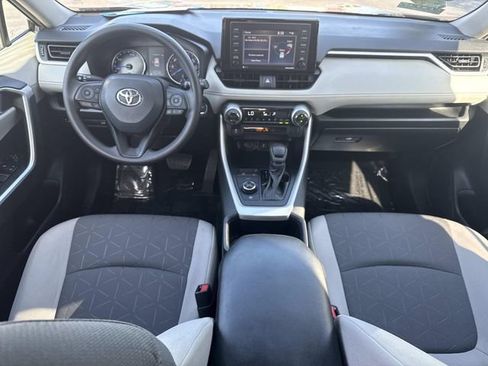 Used 2022 Toyota RAV4 XLE w/ Convenience Package AWD/4WD image 16