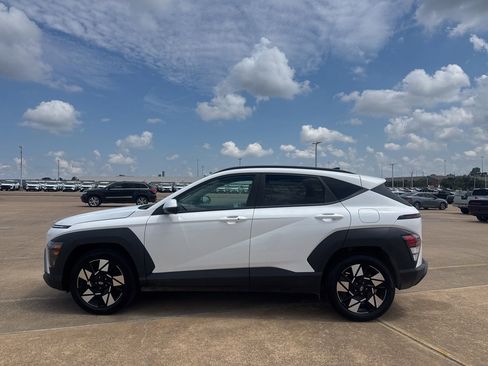 Used 2025 Hyundai Kona SEL FWD image 12