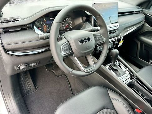 New 2026 Jeep Compass Latitude image 6