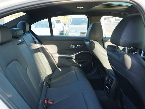Used 2019 BMW 330i Sedan w/ Convenience Package RWD image 18