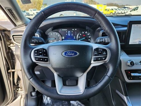 Used 2023 Ford Explorer XLT w/ Equipment Group 202A image 30