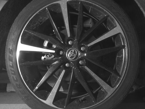 Used 2020 Toyota Camry XSE FWD image 30