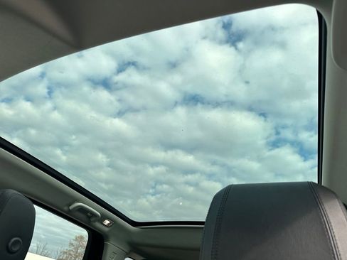 Used 2018 Land Rover Discovery Sport HSE image 10