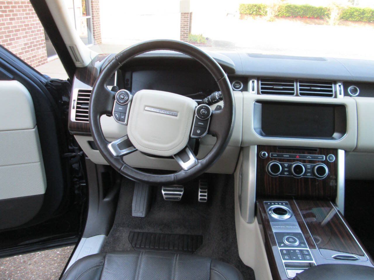 Used 2017 Land Rover Range Rover Supercharged AWD/4WD image 15