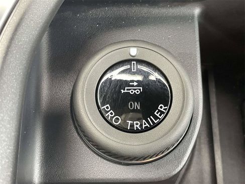 Used 2025 Ford Expedition Active image 24