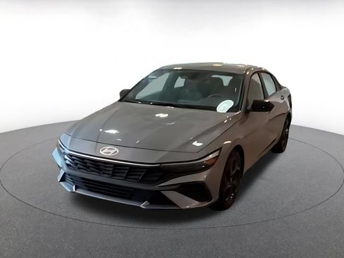 Used 2026 Hyundai Elantra Sport FWD image 3