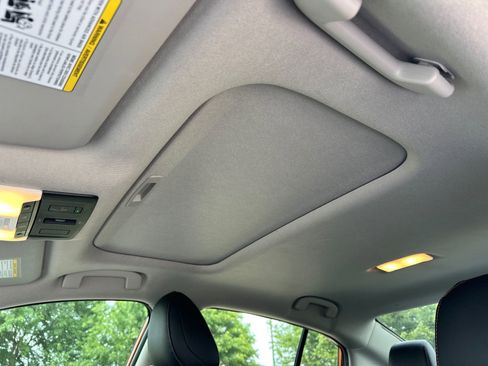 Certified 2025 Nissan Sentra SR w/ SR Premium Package FWD image 31