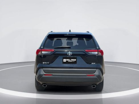 Used 2025 Toyota RAV4 XLE FWD image 5