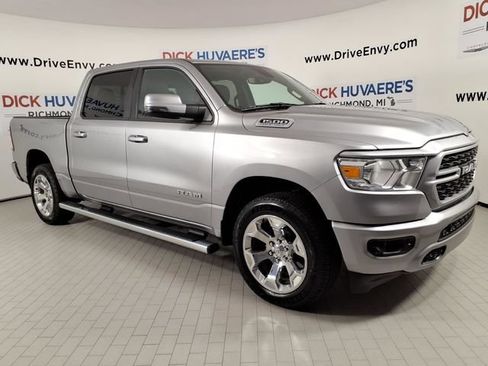 Used 2023 RAM 1500 Big Horn AWD/4WD image 3