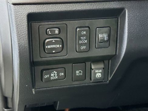 Used 2020 Toyota Tundra SR5 image 12