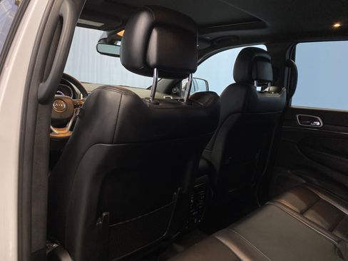 Used 2018 Jeep Grand Cherokee Limited image 29