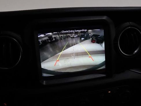Used 2019 Jeep Wrangler Unlimited Sahara AWD/4WD image 26
