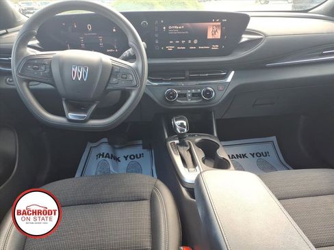 Used 2025 Buick Envista Preferred FWD image 9