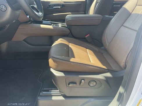New 2026 Chevrolet Suburban High Country AWD/4WD image 19
