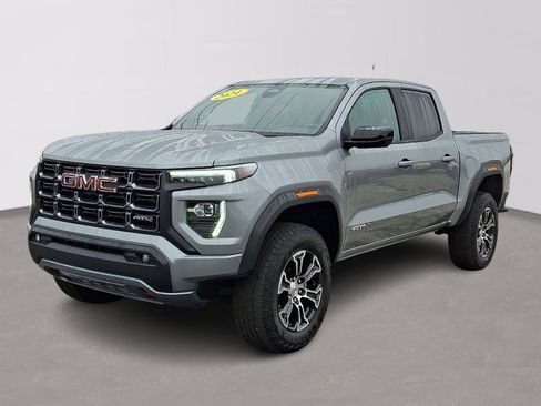 Used 2024 GMC Canyon AT4 image 3