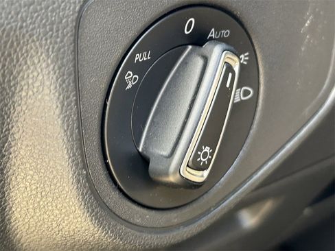 Used 2022 Volkswagen Atlas Cross Sport SEL R-Line image 26