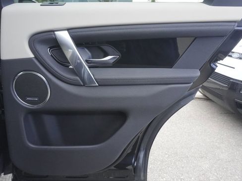 Used 2025 Land Rover Discovery Sport S image 25