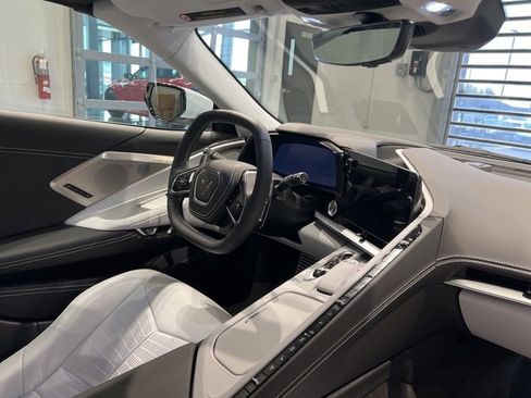 Used 2024 Chevrolet Corvette Stingray Premium Cpe w/ Battery Protection Package image 66