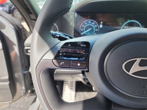 New 2025 Hyundai Elantra SEL image 23