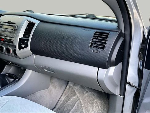 Used 2010 Toyota Tacoma 4x4 Access Cab image 17
