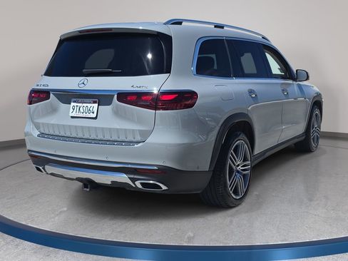Used 2025 Mercedes-Benz GLS 450 4MATIC image 6