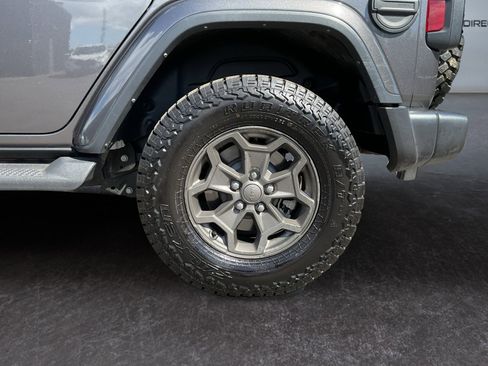 Used 2021 Jeep Wrangler Unlimited Sahara image 9