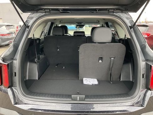 Certified 2025 Kia Sorento S image 23