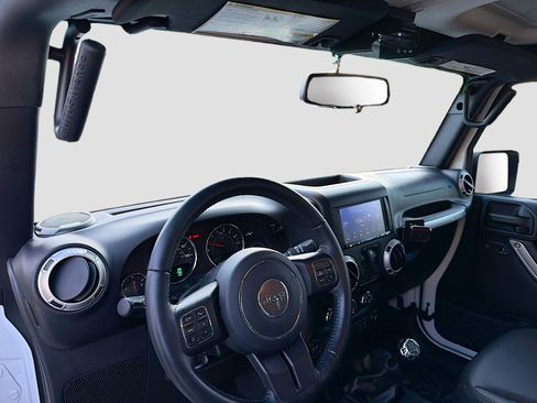 Used 2017 Jeep Wrangler Sahara w/ Mopar Chrome Edition Group image 20