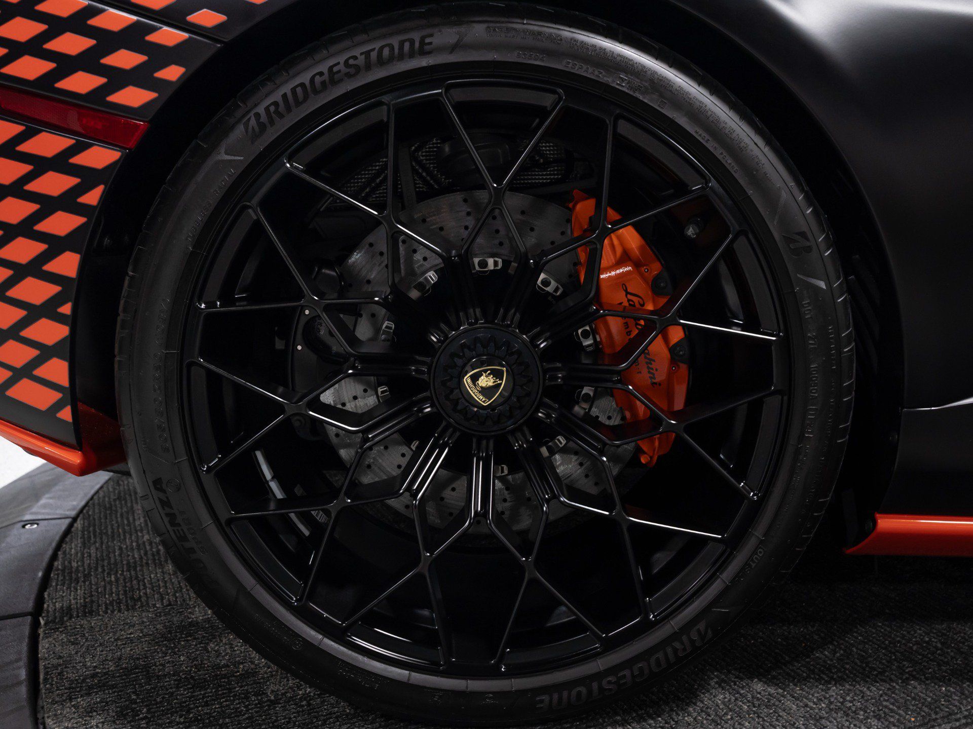Used 2024 Lamborghini Huracan STO RWD image 47