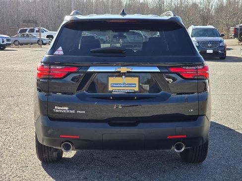 Used 2022 Chevrolet Traverse LT image 25