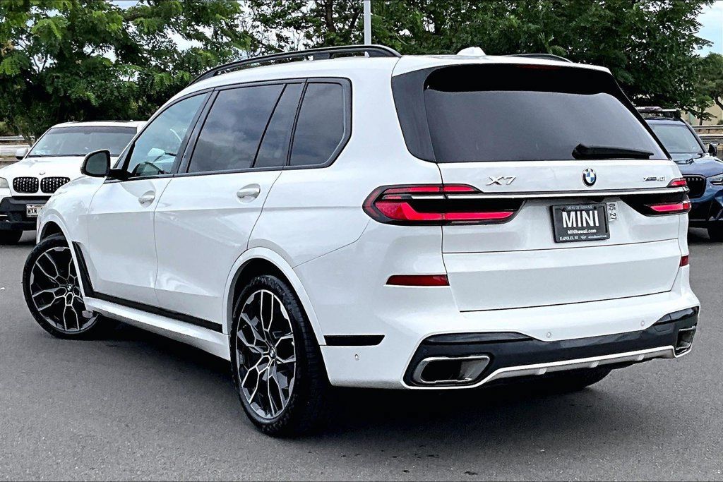 Used 2023 BMW X7 xDrive40i w/ M Sport Package AWD/4WD image 12